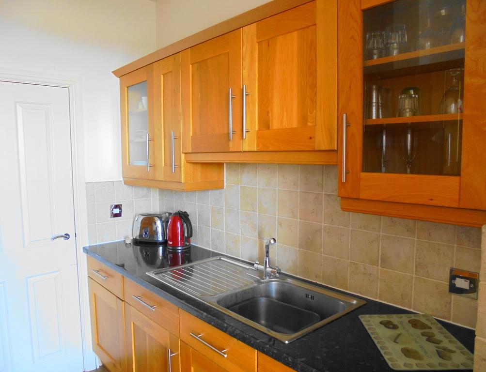 Seabreeze Apartment Истбурн Экстерьер фото